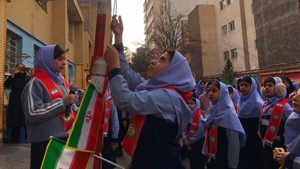 آیین نواختن زنگ چهل و هفتمین سالروز پیروزی انقلاب اسلامی در دبستان دخترانه فرهنگیان ۲