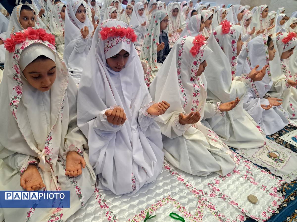 جشن تکلیف دانش‌آموزان دبستان شقایق‌ها 