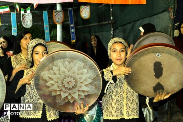 حضور فعال دانش‌آموزان دبستان شهید فهمیده در موکب شهدای دانش‌آموز ورامین