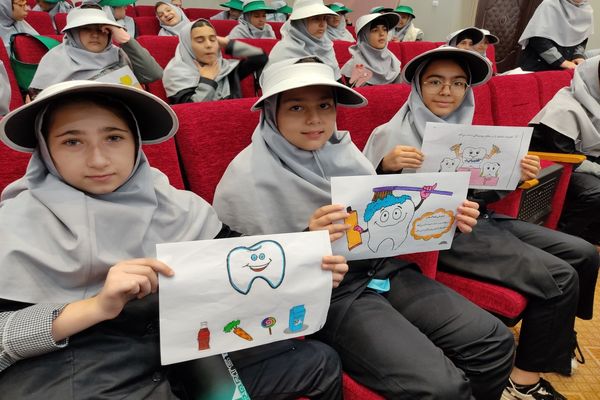 اجرای طرح «وارنیش  فلوراید تراپی » در مدارس ابتدایی استان اردبیل