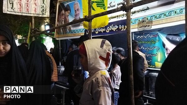 موکب ها در سراسر حسینیه امام خمینی آماده خدمت هستند 