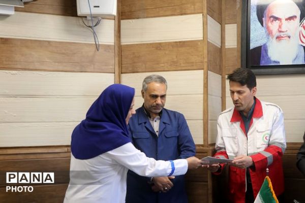 تجلیل از برگزیدگان کشوری پویش‌های «رمضان پویا» و «سفیر سلامت» در پاکدشت
