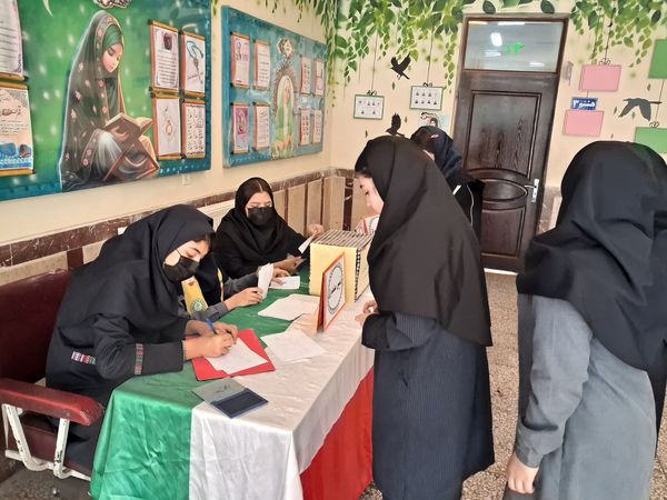 میزبانی پیشتازان مدرسه شهید مدرس در انتخابات شورای دانش‌آموزی