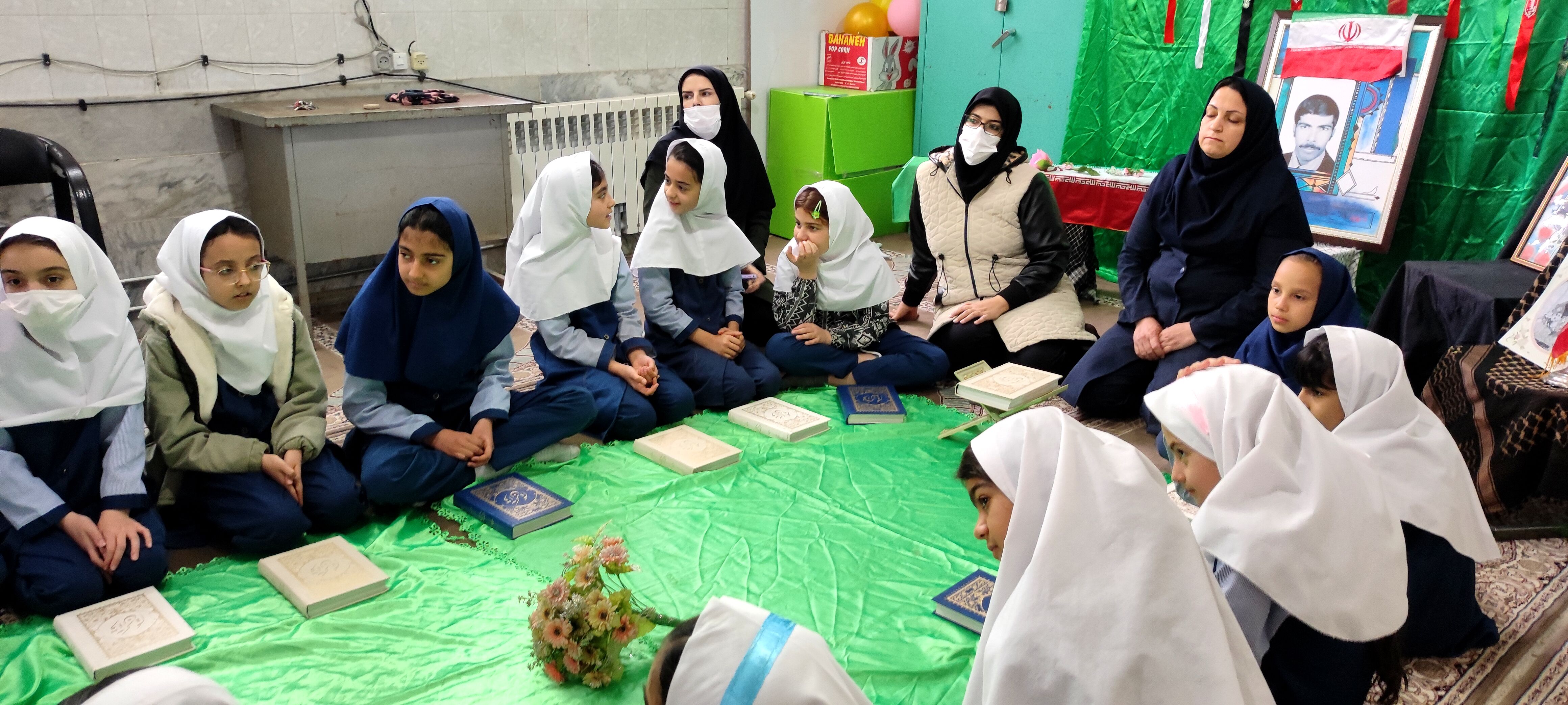 محفل انس با قرآن در ماه مبارک رمضان در مدرسه شهید خاقانی شیروان