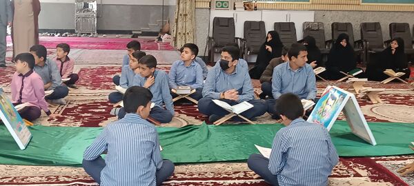 محفل انس با قرآن در تکیه ابوالفضلی مزده