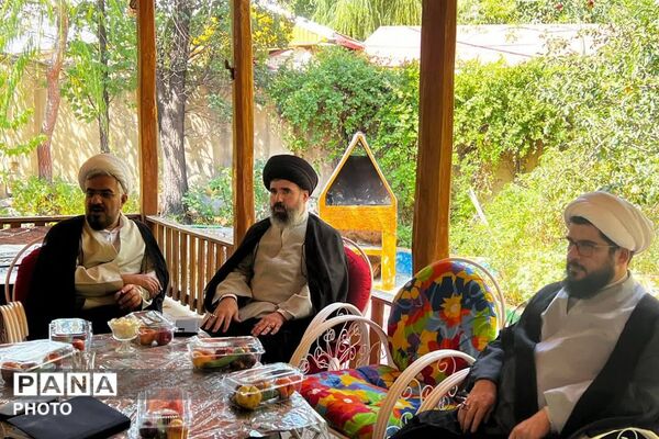 آیین تقدیر از اعضای ستاد نماز جمعه فیروزکوه با حضور مدیر دفتر نمایندگی شورای سیاست‌گذاری ائمه جمعه استان تهران