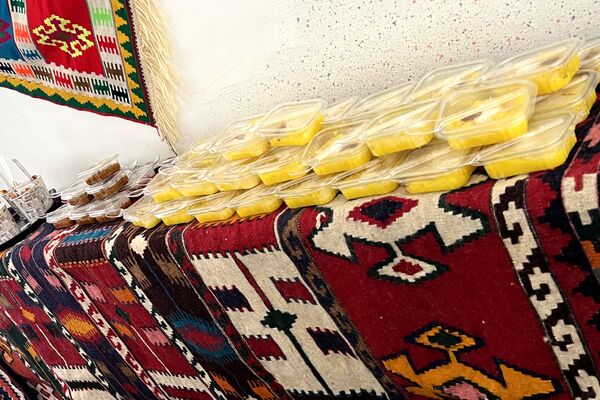 نمایشگاه دانش‌آموزان دبستان دانش آباده به‌مناسبت هفته ماها