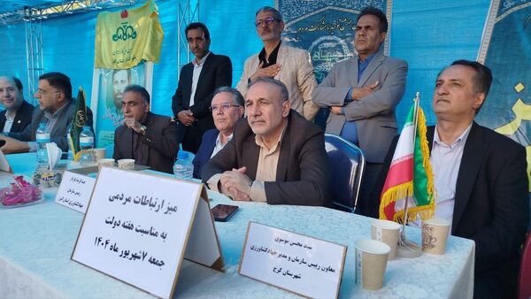  برگزاری میزخدمت درمصلی کرج به‌مناسبت هفته دولت