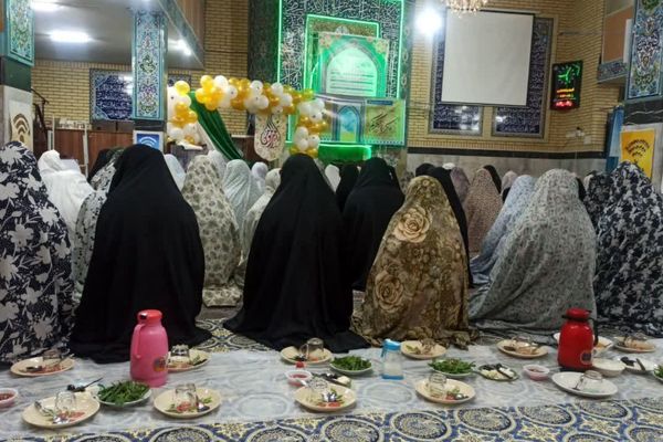 اعتکاف دانش‌آموزان در مسجد امام حسین رباط‌کریم