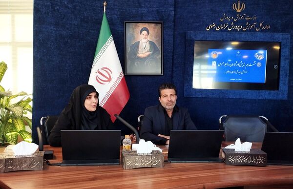 نشست هم‌اندیشی کارشناسان روابط عمومی با مدیر کل آموزش و پرورش خراسان رضوی