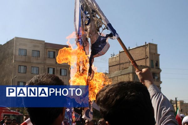 حضور پرشور دانش‌آموزان در راهپیمایی ۱۳آبان منطقه کهریزک 