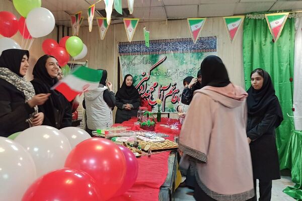 حضور پر شور دانش آموزان ناحیه دو شهرری در جشن نیمه شعبان و ایرانمون