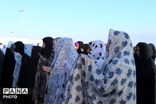 اقامه نماز عید سعید فطر در فاروج 