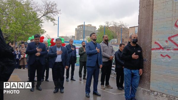 افتتاح زمین چمن و تایل کورد در مدارس ناحیه۱ مشهد