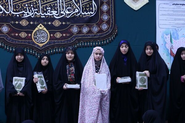 سومین روز اعتکاف ملارد؛ برگزاری مراسم اختتامیه و تجلیل از خدام