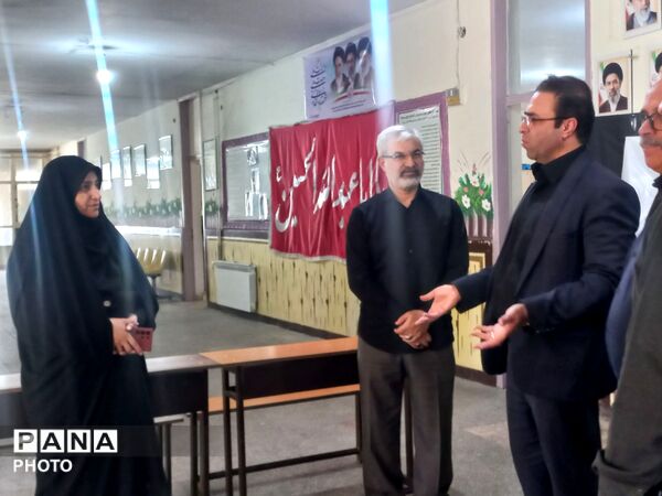 بازدید مدیر آموزش و پرورش ناحیه ۴ کرج از مدرسه تزکیه اسکان زائران رهبر شهید