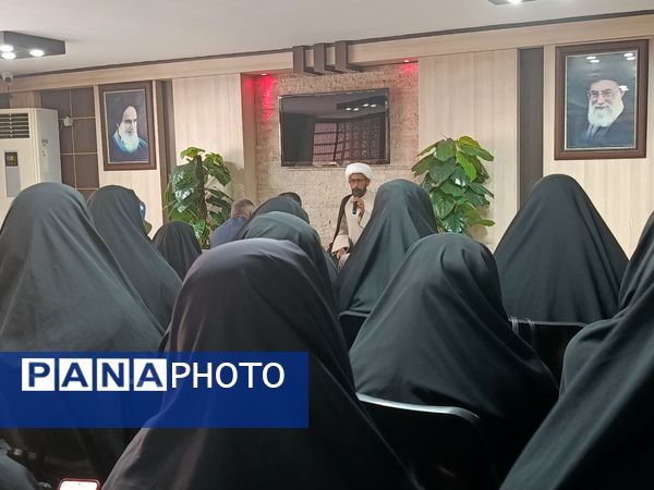 جلسه بصیرتی و سیاسی در راستای جهاد تبیین