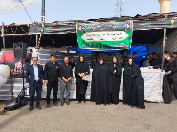 خدمت‌رسانی فرهنگیان و دانش‌آموزان پیشتاز زنجانی در موکب هیات رزمندگان ایجرود