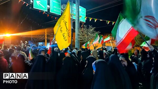 عشق و علاقه مردم شهرستان مارگون به وطن در تجمعات شبانه