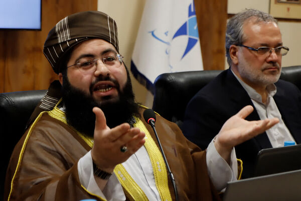 نشست وحدت علمای شیعه و اهل سنت در دانشگاه آزاد اسلامی مشهد 
