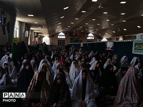 وداع باشکوه بهاریان با رهبر شهید در مسیر مصلی شهرستان