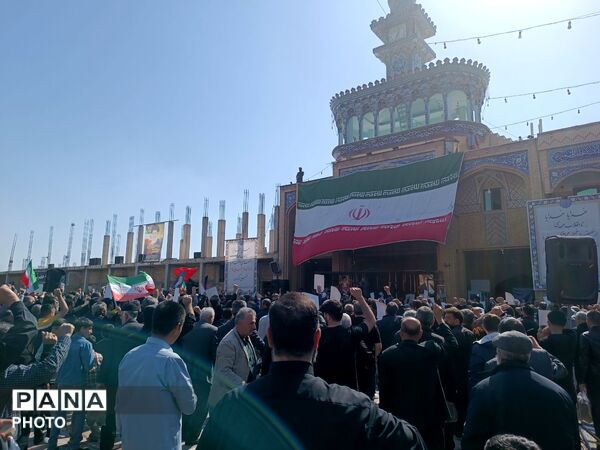 خروشِ بصیرت در صحن امامزاده جعفر (ع)؛ تالار قرآن پیشوا گنجایش دریای سوگواران مقتدا را نداشت