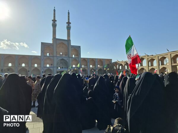 یزد، عزادار در سوگ پدر