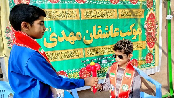 برپایی موکب  توسط هیات دانش‌آموزی و پیشتازان آموزشگاه شهید منصور عامری 