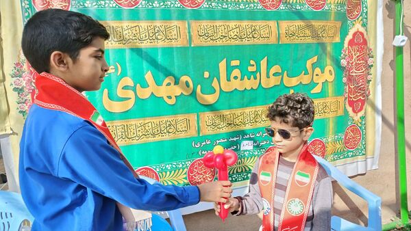 برپایی موکب  توسط هیات دانش‌آموزی و پیشتازان آموزشگاه شهید منصور عامری 