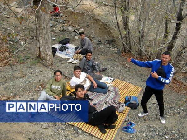 مرحله سوم اردو کوه نوردی بهاری هنرستان شهید دیواندری