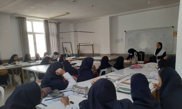 هفته بهداشت روان هنرستان زهرای مرضیه حاجی‌آباد