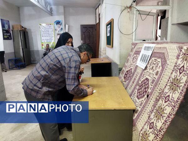 انتخابات چهاردهمین دوره ریاست‌جمهوری در مسجد جامع شهر