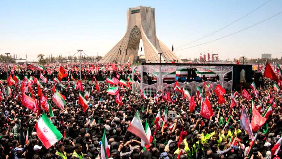 وداع حماسی ملت با پیکر مطهر پیشوای انقلاب اسلامی