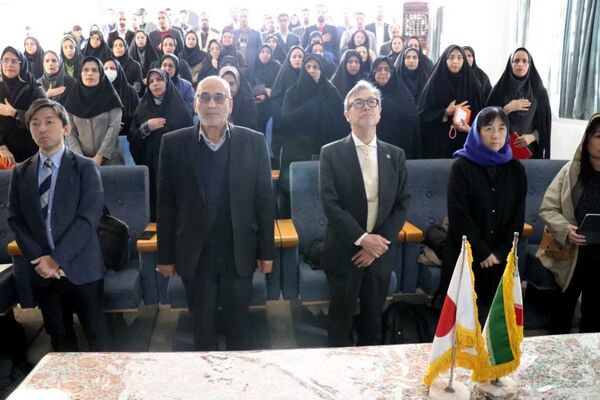 نشست هم‌اندیشی معلمان ژاپنی و یزدی