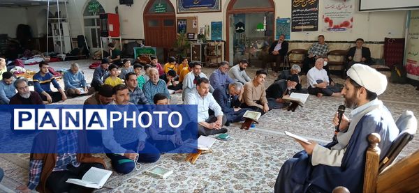 حضور رئیس حوزه علمیه شیروان در جمع معتکفین مسجد جامع شیروان