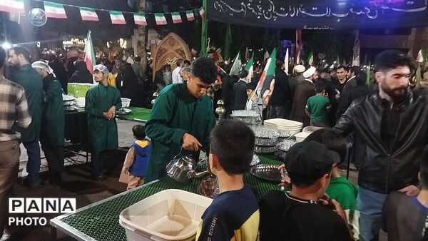 گذری بر فعالیت چایخانه فاطمه الزهرا در پنجاه و هشتمین شب از اجتماعات مردمی نیشابور 