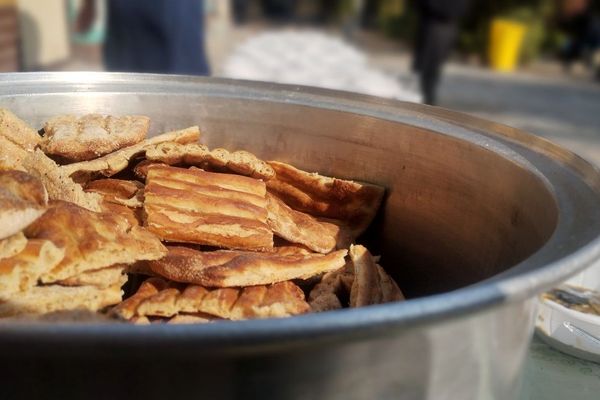 آیین فاطمیه با پخت آش نذری و مراسم عزاداری در دبیرستان شاهد صدیقه طاهره(س) اسلامشهر