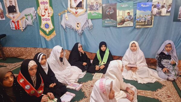 برگزاری اعتکاف با حضور دانش آموزان دبستان فاطمه الزهرا(س) باخرز