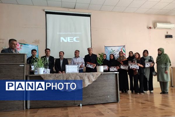 جلسه پیوند اولیا و مربیان در آموزشگاه معارف۶