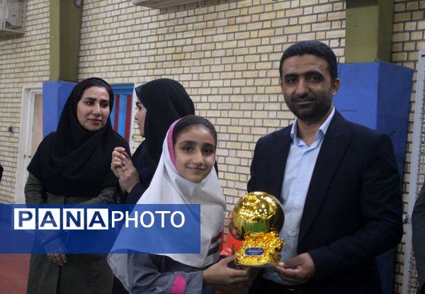 تیم فوتسال دانش‌آموزان دختر شهرستان دشتی قهرمان استان بوشهر