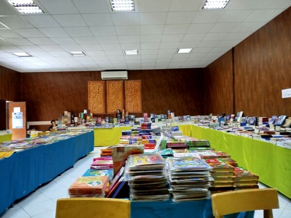 گشایش نمایشگاه کتاب در فرهنگسرای فاروج 