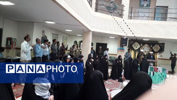 دانش‌آموزان هنرستان فاطمیه از شهید گمنام استقبال کردند