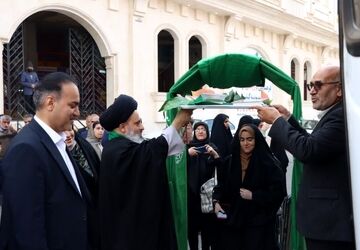 دانش آموزان دختر یزدی راهی سفر معنوی حج عمره شدند