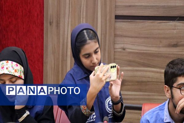 نشست صمیمی فعالین رسانه ای دانش‌آموزان با مدیرعامل خبرگزاری پانا