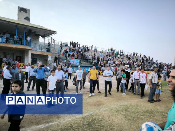 دیدار دوستانه پیشکسوتان تیم‌های ملی پرسپولیس و استقلال تهران با پیشکسوتان فوتبال گناباد و بجستان