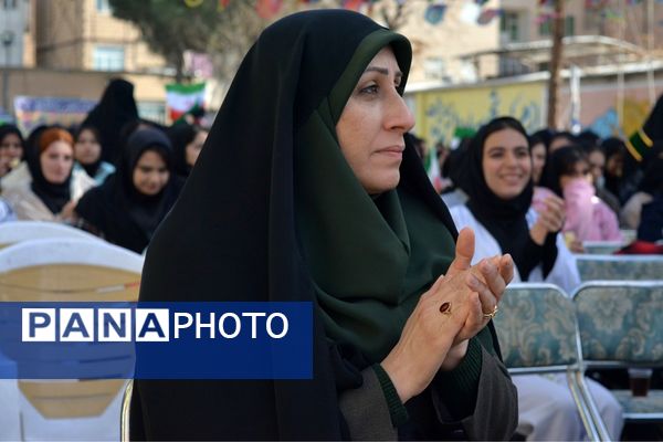 طنین زنگ انقلاب در بهارستان‌دو 