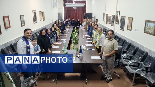 جلسه تقدیر از عوامل اجرایی همایش بزرگ یاوران مقاومت در کانون باهنر بجنورد