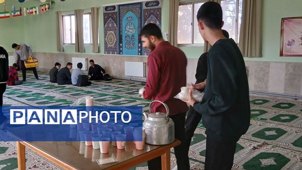 مراسم زیارت پرفیض عاشورا در دبیرستان نمونه دولتی معلم ساوجبلاغ