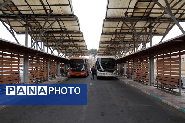 بازدید خبرنگاران از ایستگاهای اتوبوس شهری و حمل‌ونقل یزد