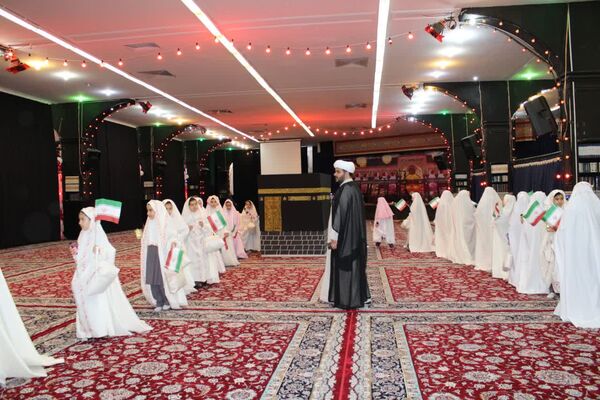 جشن عبادت ۱۳۰۰ نفر از دختران منطقه ۱۰ در مهدیه امام حسن مجتبی(ع)
